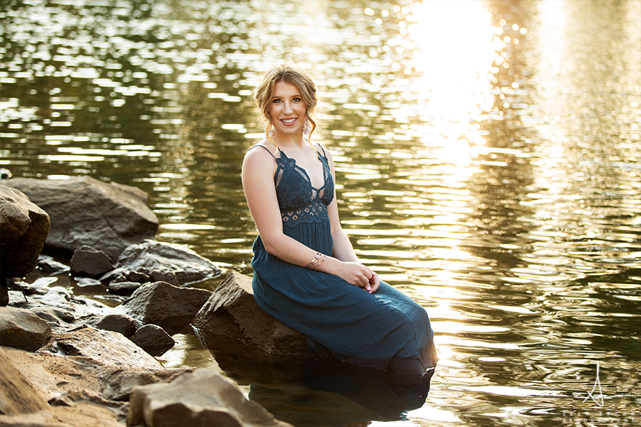 Nature and urban senior photos in Vancouver Washington and Ridgefield Washington by a river
